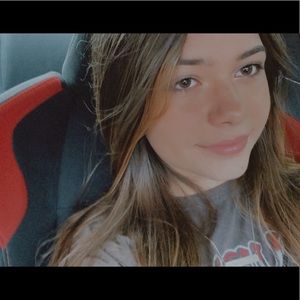 Meet your Posher, Laci